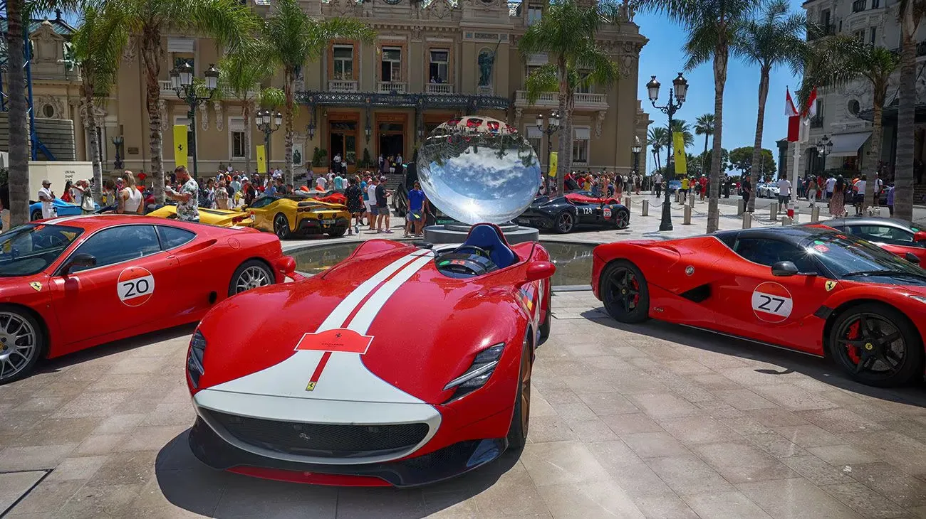 Το Ferrari Cavalcade επιστέφει με περισσότερες από 100 Ferrari!