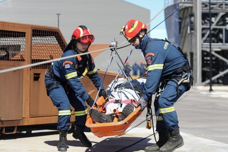 Φλώρινα: Μεγάλη επιχείρηση ανάσυρσης γυναίκας από φρέαρ
