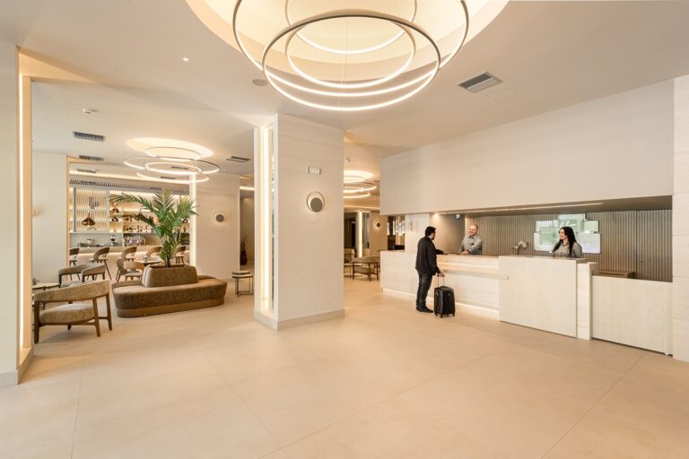 Νέοι και ανακαινισμένοι χώροι στο Holiday Inn Thessaloniki