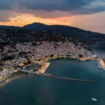 Σκόπελος: Στην κορυφή των προορισμών με κινηματογραφική λάμψη