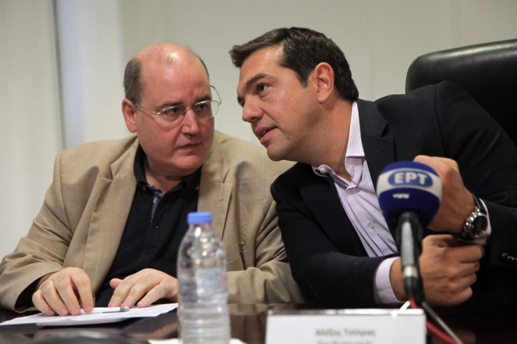 ΣΥΡΙΖΑ: Οι φόβοι για νέα πτώση, η λευκή απεργία και οι δελφίνοι