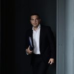 ΣΥΡΙΖΑ: Γιατί ο Τσίπρας τράβηξε το αυτί του Κασσελάκη – Το μήνυμα «άκου το κόμμα και όχι τον Πολάκη», η δημοσκόπηση «φωτιά» και οι νέες αποχωρήσεις