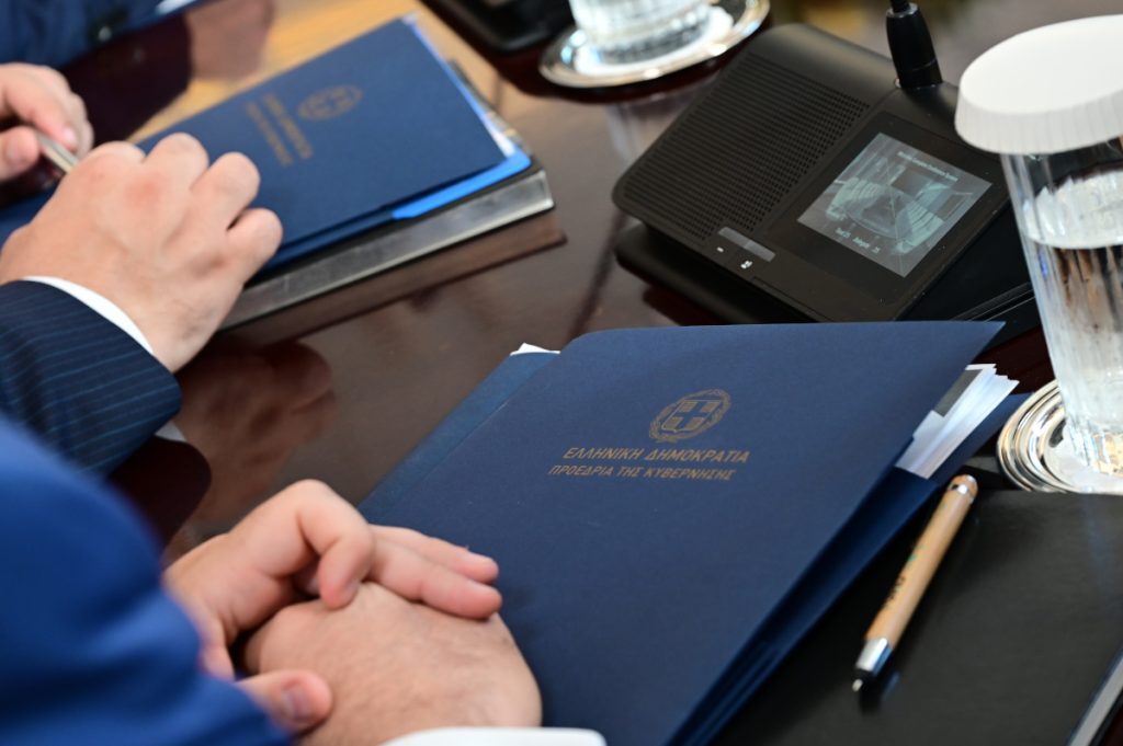 Μπλε φάκελοι: Αυτά γράφουν μέσα – Ποιες οι προτεραιότητες