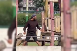 Ποιος είναι ο Σύρος που μαχαίρωνε τα παιδιά στην Ανεσί