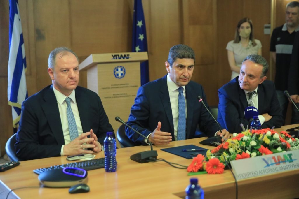 Νέα κυβέρνηση-Αυγενάκης: Τελετή παράδοσης – παραλαβής Υπουργείου Αγροτικής Ανάπτυξης και Τροφίμων –
