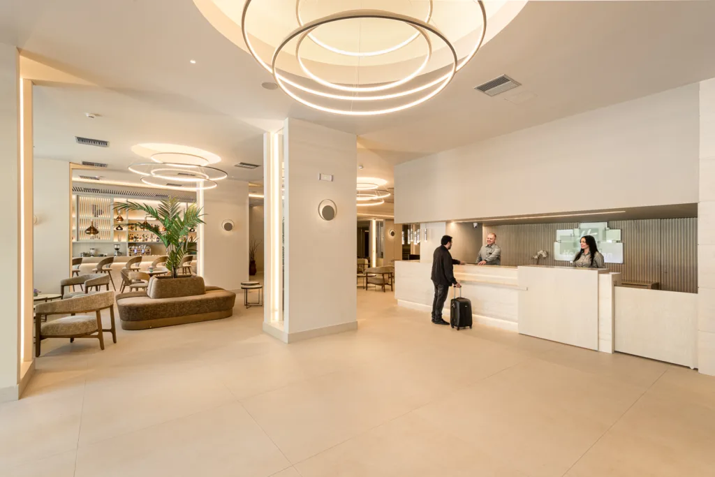 Holiday Inn Thessaloniki: Πρεμιέρα για τους νέους και ανακαινισμένους χώρους του
