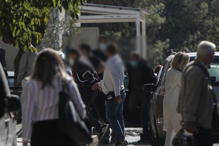 Βιασμός 12χρονης: Στη φυλακή 7 από τους 8 κατηγορούμενους – Τι ισχυρίστηκαν στις απολογίες τους