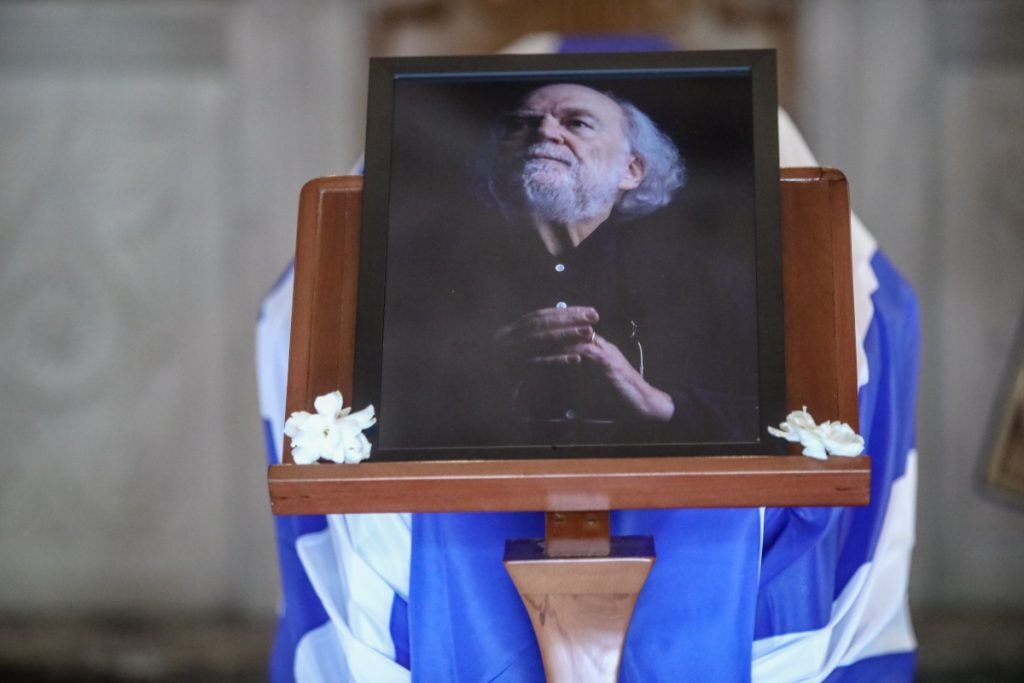 Γιάννης Μαρκόπουλος: Η Ελλάδα αποχαιρέτησε τον σπουδαίο συνθέτη – Με ελληνική σημαία και συνοδ