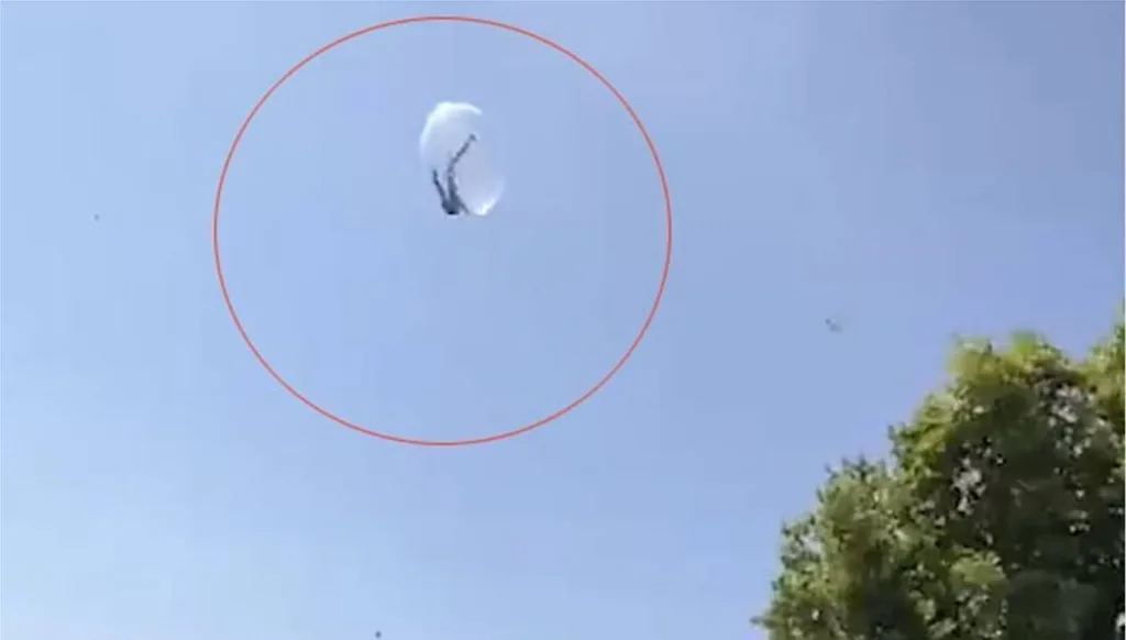 Τρόμος για 9χρονο στην Βρετανία: Παρασύρεται από ανέμους μέσα σε φουσκωτή μπάλα και πέφτει από 6 μέτ