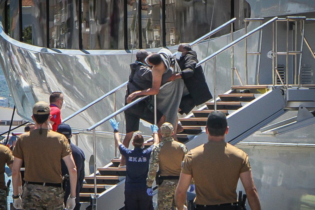 Ναυάγιο στην Πύλο-BBC: «Το πλοίο ήταν ακινητοποιημένο για τουλάχιστον 7 ώρες πριν βυθιστεί»