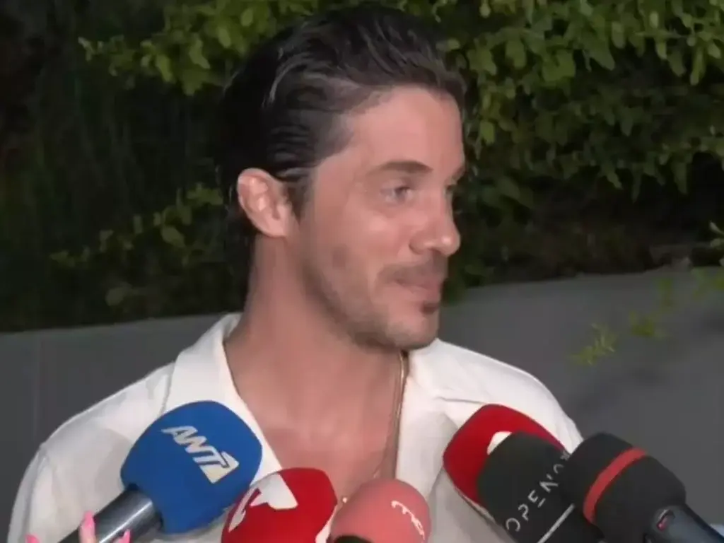 Νίκος Οικονομόπουλος: «Περνάω σχεδόν μόνιμα μοναχικές περιόδους- «Το να αγαπήσεις τη μοναξιά σου είν