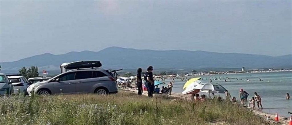 Θρίλερ στη Χαλκιδική: Παιδί έπαιζε στην άμμο και ξέθαψε ανθρώπινα οστά [Εικόνα]