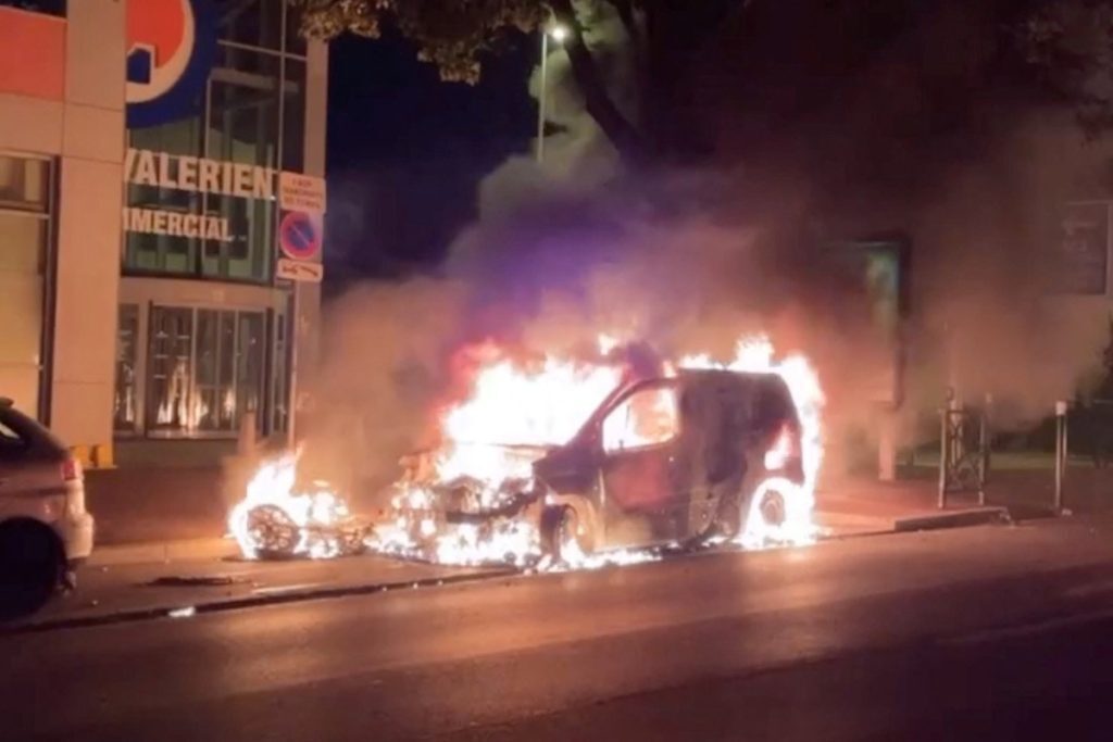 Άγρια επεισόδια στο Παρίσι μετά τον θανάσιμο τραυματισμό 17χρονου από αστυνομικό