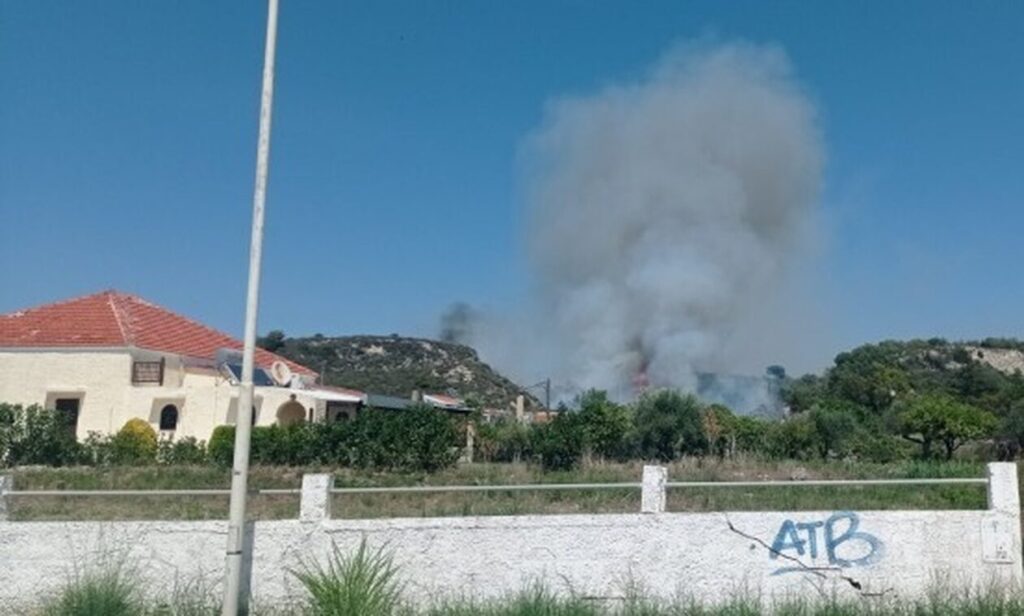 Ρόδος: Οριοθετήθηκε η φωτιά – Εκτός κινδύνου τα σπίτια
