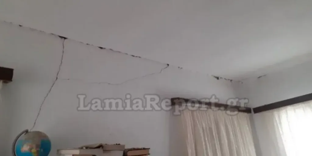 Σεισμός σε Αταλάντη: Κλιμάκια μηχανικών κάνουν ενδελεχή έλεγχο εξετάζοντας ένα-ένα τα σπίτια –