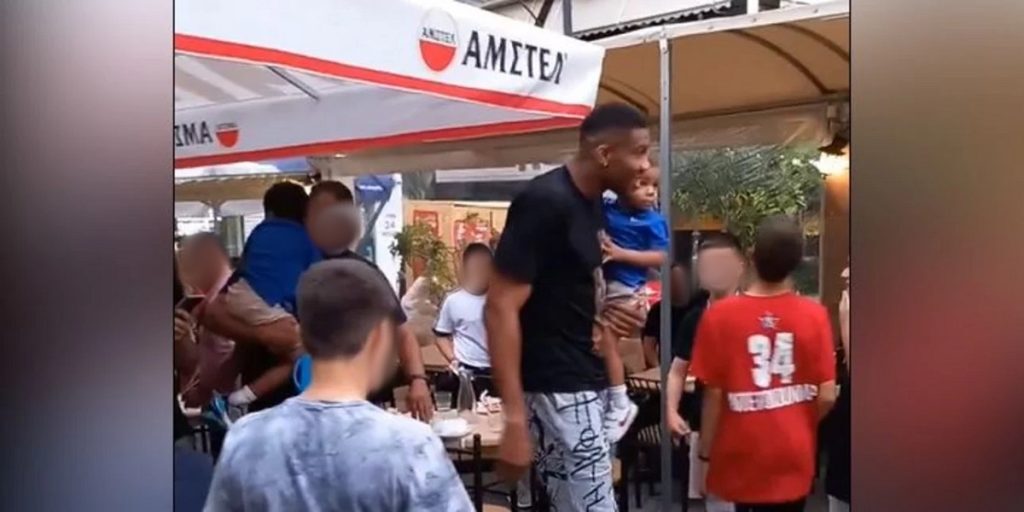 Στον Βύρωνα για… προβατίνα ο Γιάννης Αντετοκούνμπο [Βίντεο]