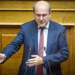 Χατζηδάκης: Παρακολουθούμε στενά τις εξελίξεις στη Μέση Ανατολή – Σε εφαρμογή τα πρώτα μέτρα για τους Έλληνες στην περιοχή