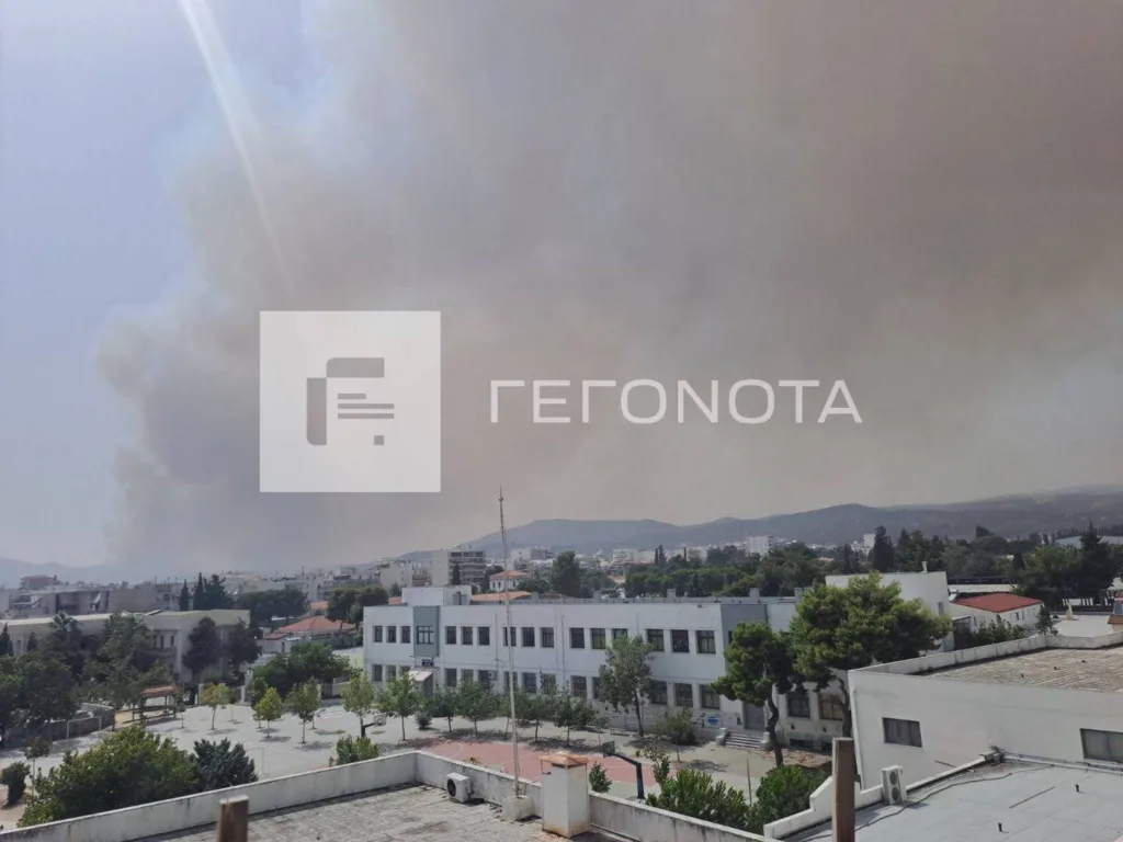 Φωτιά στο Βόλο: «Όμηροι» στην Βιομηχανική Περιοχή -Μποτιλιάρισμα στην Εθνική