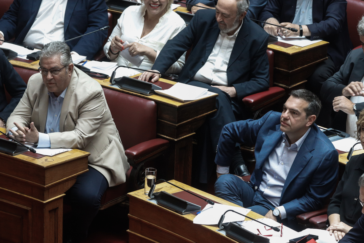 Επέστρεψε στην Βουλή ο Αλέξης Τσίπρας - Δίπλα σε ποιον κάθισε