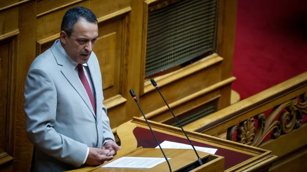 Στίγκας σε Βελόπουλο: Εξεταστικές μέσω facebook δεν γίνονται