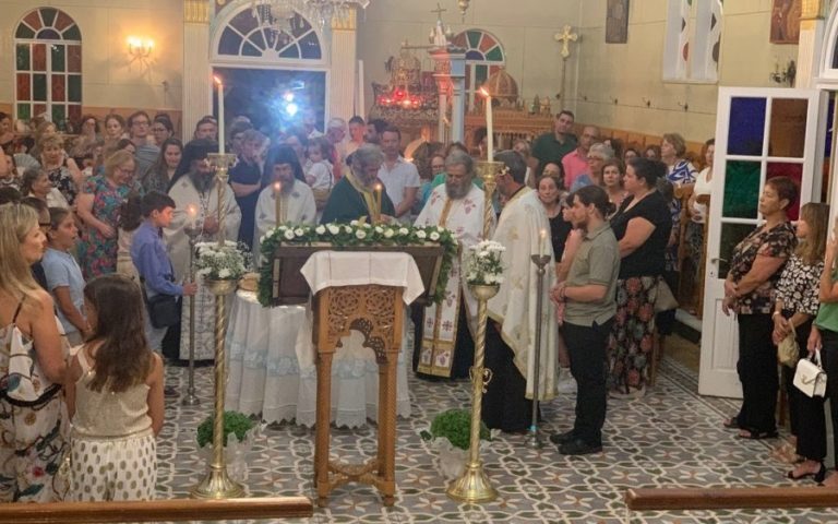 Κεφαλονιά: Η Λακήθρα γιορτάζει την Αγία Άννα – Ο Μέγας Εσπερινός & το γλέντι [εικόνες]