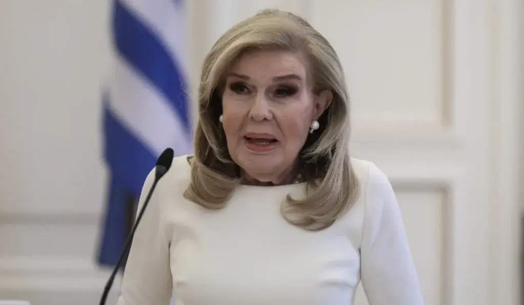 Κηδεία Μαριάννας Βαρδινογιάννη: Συντετριμμένοι οι φίλοι και γνωστοί της – Οι πρώτες εικόνες