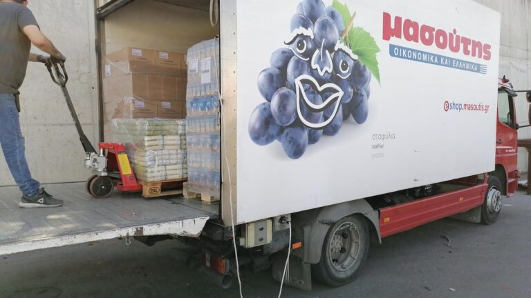 Τα Super Market Μασούτης δίπλα σε πυροσβέστες και εθελοντές – Στέλνουν είδη πρώτης ανάγκης