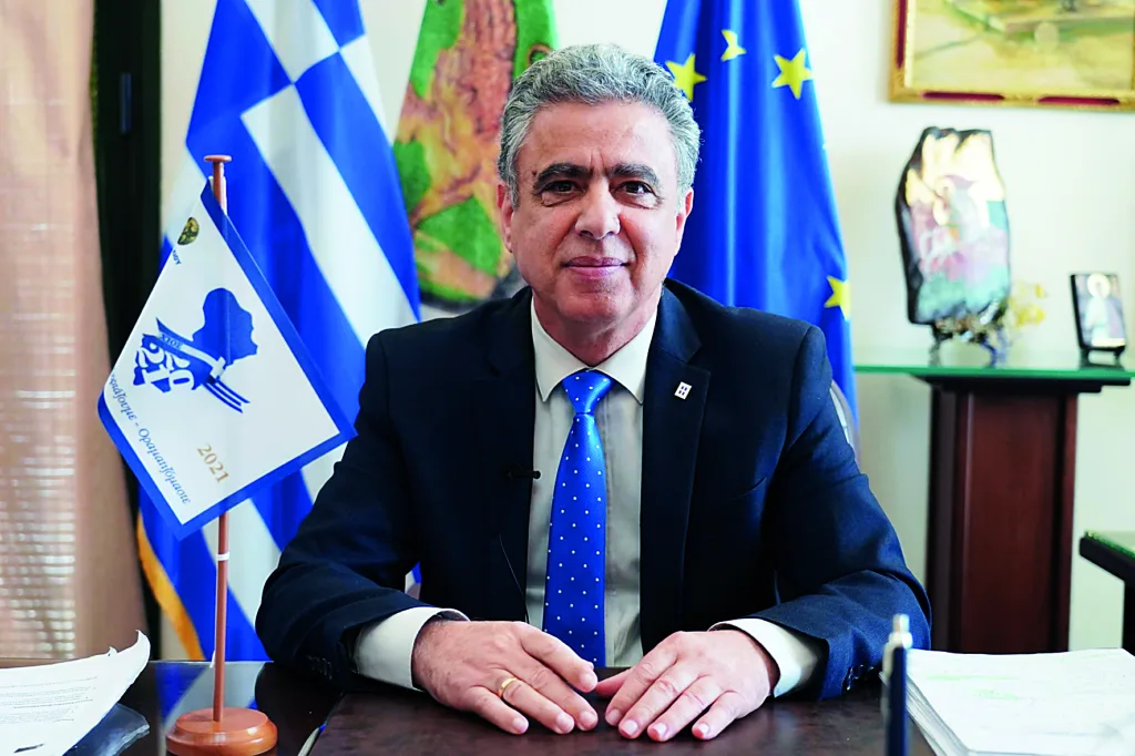 Σταμάτης Κάρμαντζης, δήμαρχος Χίου – «Οι σταθεροί επισκέπτες μας, πρεσβευτές της ομορφιάς της 