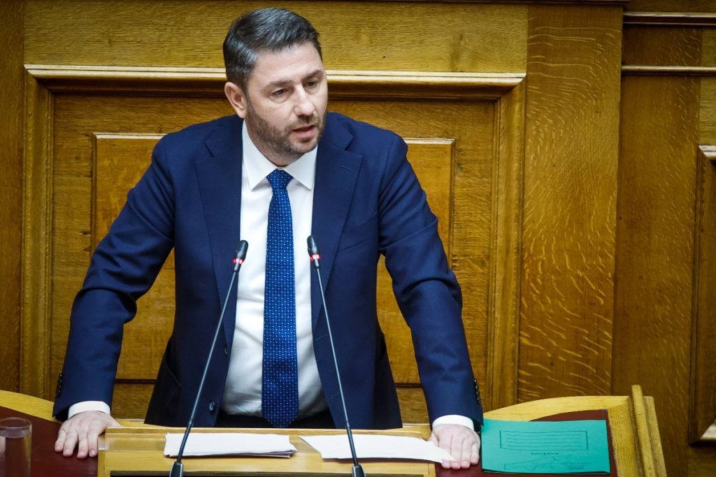 Βουλή: Επιμένει στο «όχι σε όλα» το ΠΑΣΟΚ του Ανδρουλάκη
