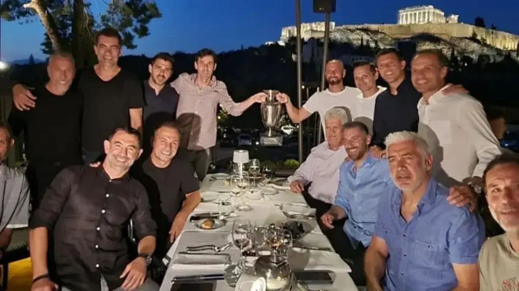 Euro 2004: «Reunion» των θρύλων με θέα την Ακρόπολη