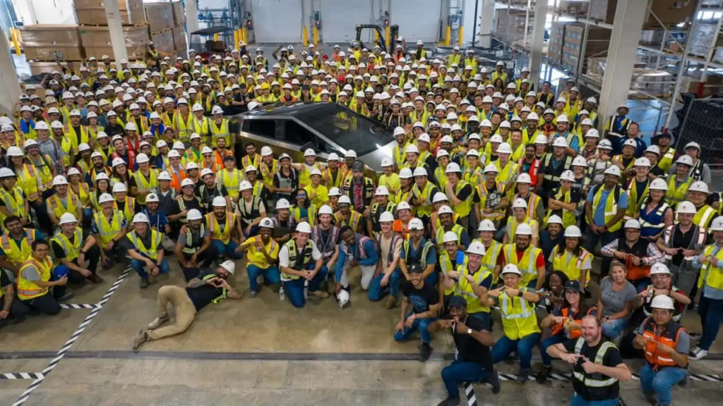 Κατασκευάστηκε το πρώτο Cybertruck στο Gigafactory της Tesla στο Τέξας