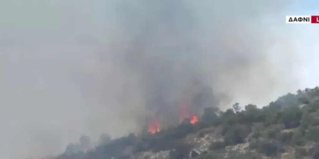 Φωτιά τώρα στο Δαφνί στο Χαϊδάρι