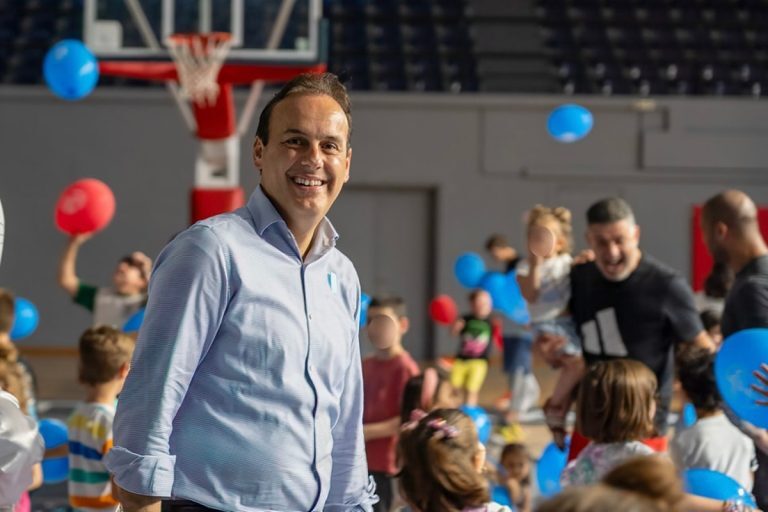 Γιώργος Παπανικολάου: Παραμένει υποψήφιος για τον Δήμο Γλυφάδας