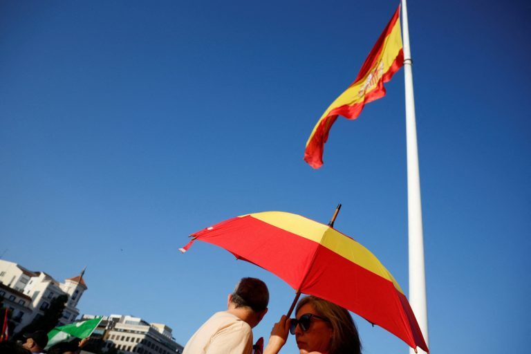 Εκλογές στην Ισπανία σε καυτό σκηνικό – Φαβορί η Κεντροδεξιά, φόβοι για αποχή λόγω καύσωνα