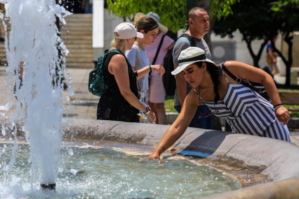 Έρχεται νέος καύσωνας στην Ελλάδα: Πότε θα «χτυπήσει» – Τι λέει ο Αρναούτογλου