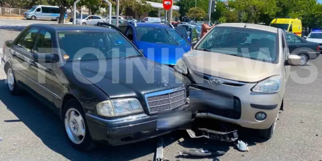 Καβάλα: Σύγκρουση τριών ΙΧ στην Καλαμίτσα -Τραυματίστηκε ένα άτομο [εικόνες & βίντεο]