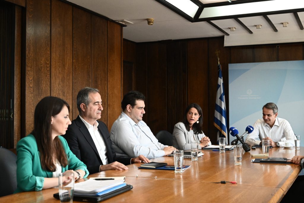 Μητσοτάκης: Άμεσα οι 10.000 προσλήψεις στον χώρο της υγείας – Κεντρικός στόχος η καλύτερη εξυπ