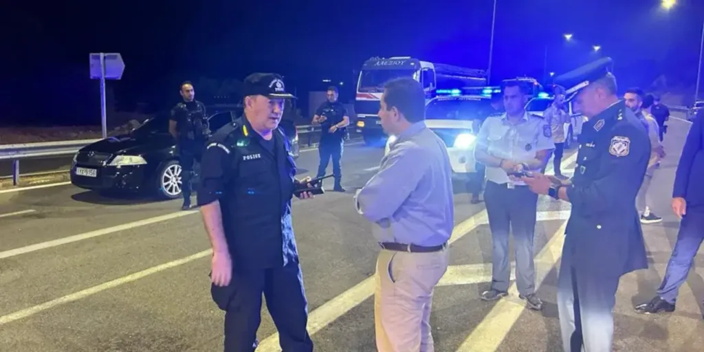 Φωτιές: Στη Μάνδρα ο Νότης Μηταράκης
