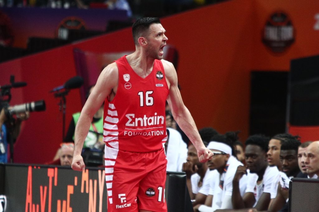 Στον Ολυμπιακό παραμένει ο Παπανικολάου