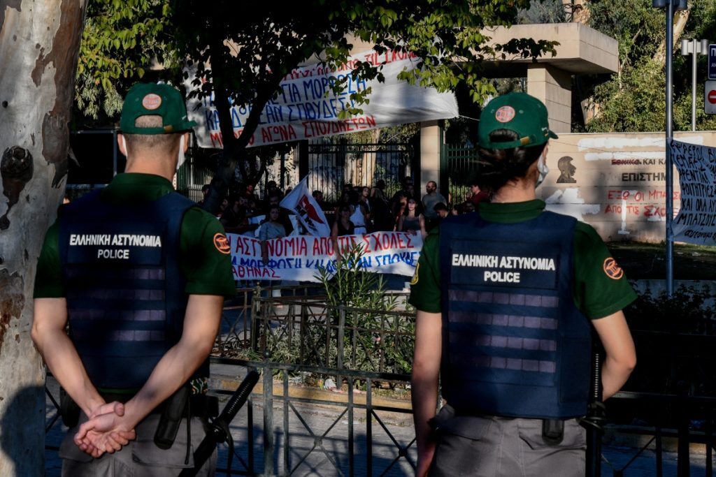 Αλλάζουν όλα στην ΕΛ.ΑΣ.: «Βόμβες» Μηταράκη – Τέλος η αστυνομία των Πανεπιστημίων, τι θα γίνει