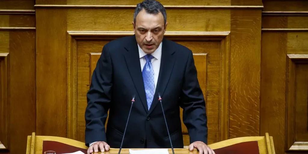 Σπαρτιάτες: «Κωλοτούμπα» με φόντο την κρατική χρηματοδότηση