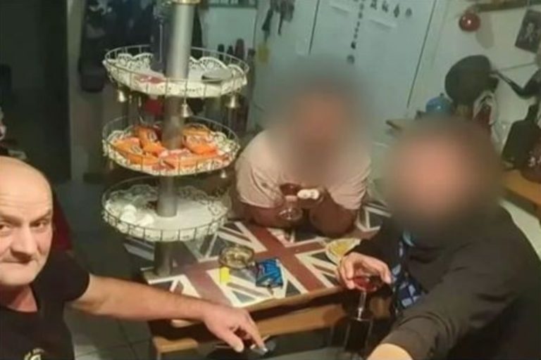 Θεσσαλονίκη: Ραγίζει καρδιές ο πατέρας των δύο αδερφών που πέθαναν μέσα σε 6 ώρες – «Είχαν «χάσει» τη μητέρα τους, έμεινα μόνος» [βίντεο]