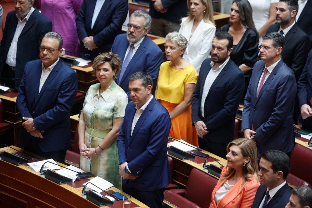 ΣΥΡΙΖΑ: Βγήκαν τα συντροφικά «μαχαιρώματα» – Στο στόχαστρο το επιτελείο του Τσίπρα