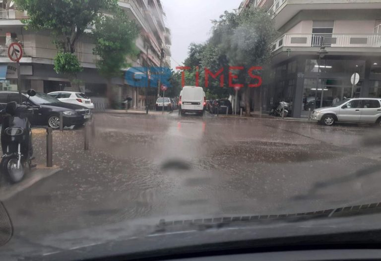 Ξαφνική μπόρα και πλημμύρες σε δρόμους της Θεσσαλονίκης