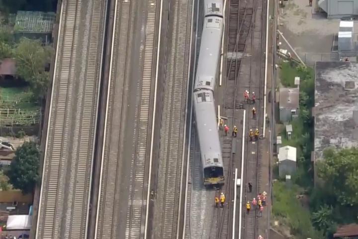 ΗΠΑ: Εκτροχιασμός επιβατικής αμαξοστοιχίας σε προάστιο της Νέας Υόρκης