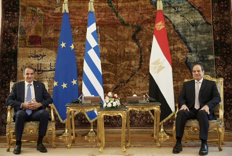 Αίγυπτος: Συναντήθηκαν Μητσοτάκης και αλ Σίσι – Τι είπαν για ενέργεια και μεταναστευτικό