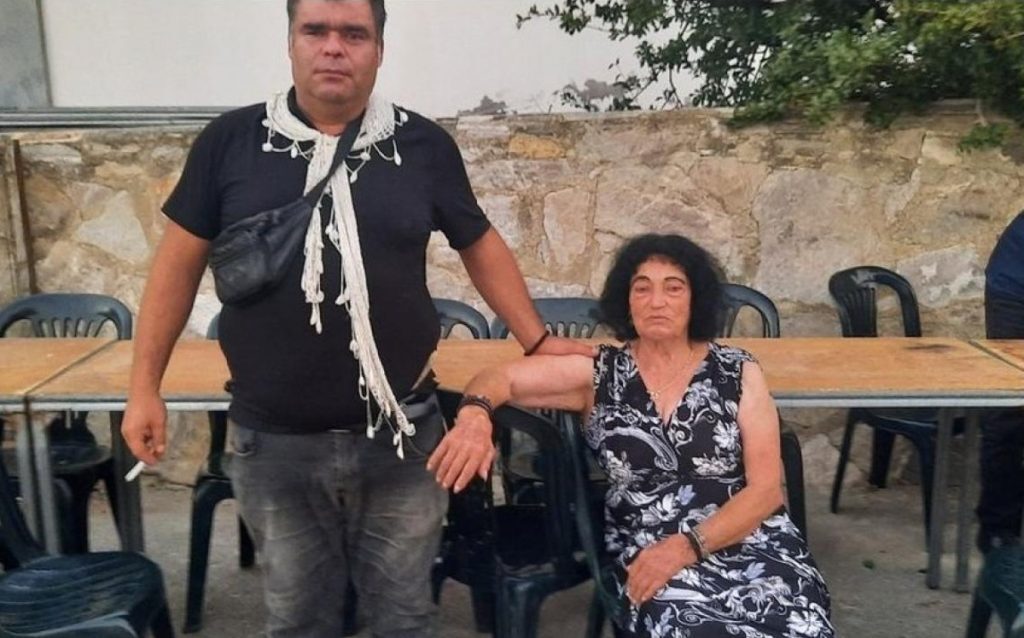 Κρήτη – Ο Έρως χρόνια δεν κοιτά: Η 82χρονη Παρασκιώ αρραβωνιάστηκε τον 41χρονο Κωστή