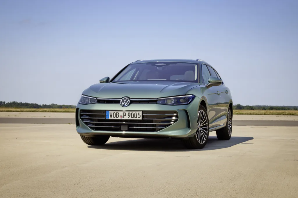 Το νέο VW Passat αποκαλύφθηκε και θα είναι αποκλειστικά στέισον