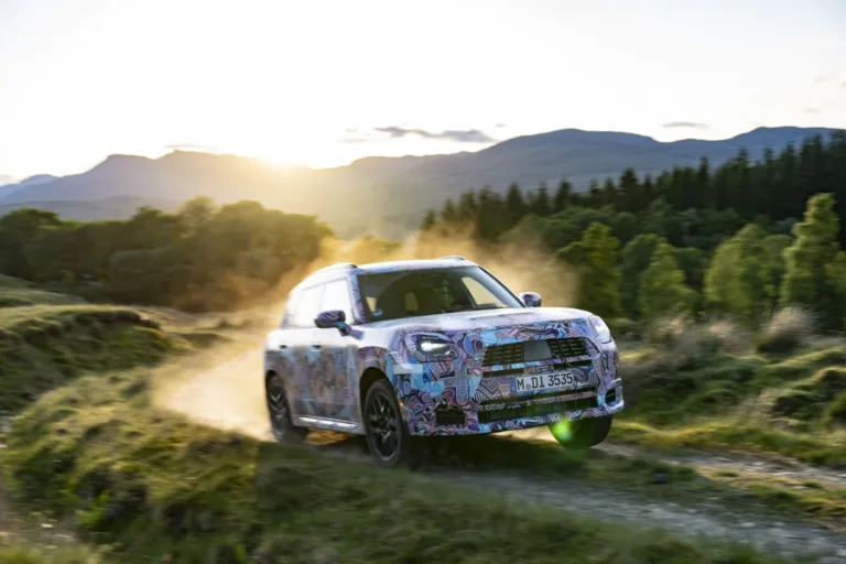 Ένα βήμα πιο κοντά στην πρεμιέρα το νέο Mini Countryman