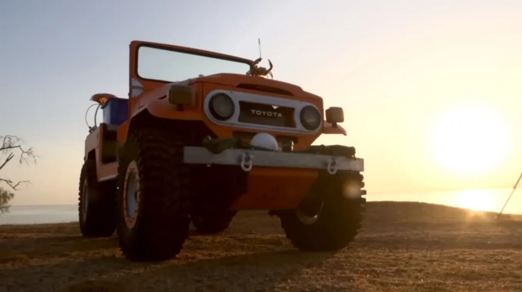 Ένα Toyota Land Cruiser θέτει νέο ρεκόρ υποβρύχιας οδήγησης